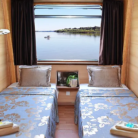 Compass River Hotel na wodzie 3*