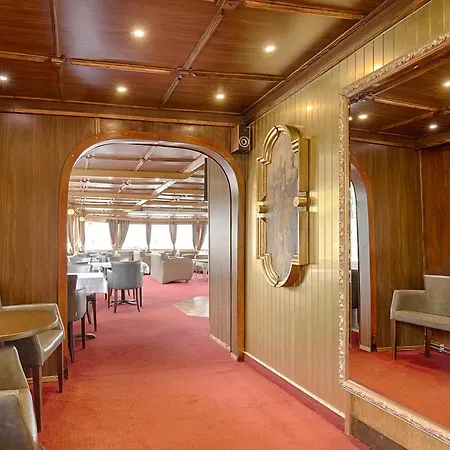 Hotel na wodzie Compass River 3*