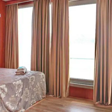 Hotel na wodzie Compass River Belgrad